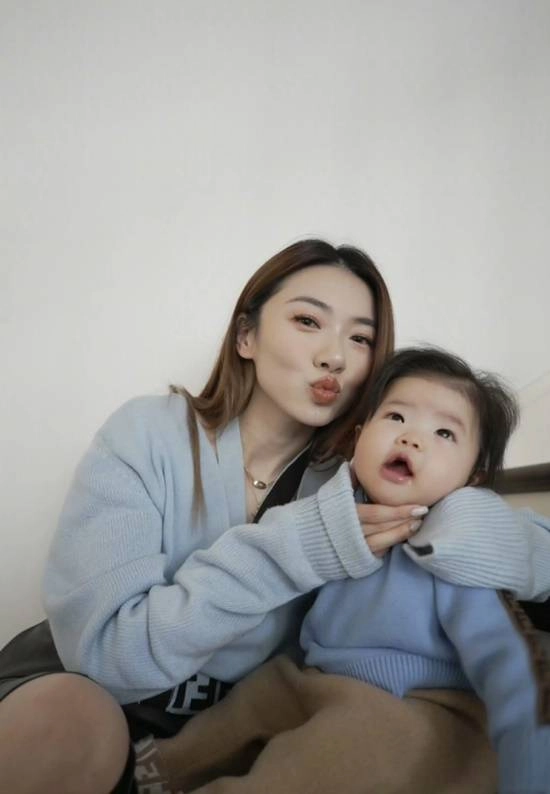 时尚博主程晓玥宣布怀二胎，她曾与郑恺交往过