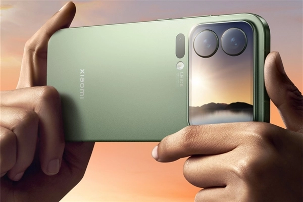 小米17ProMax的屏幕技术在行业中处于领先地位，京东方与维信诺正相继跟进这一技术方向