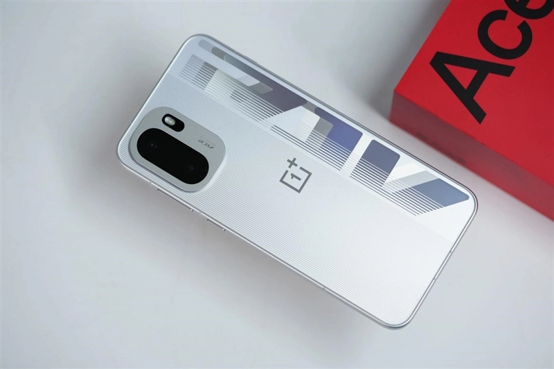 同价位段独一份165Hz高刷！一加Ace6深度测评：游戏玩家的理想之选