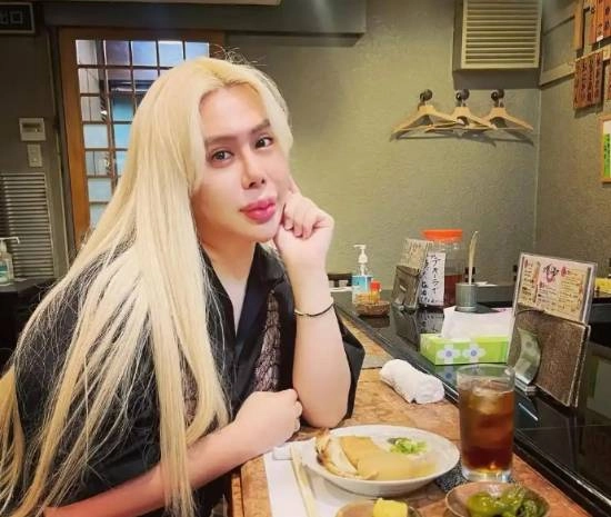 因童年时期遭受欺凌，一名日本男子称自己通过整容成为了“世界最美之人”