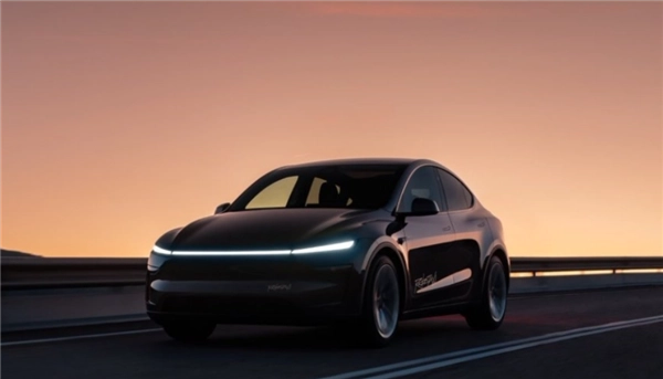 特斯拉无人网约车服务现已向公众全面开放，不过有个前提条件——用户需使用iPhone手机