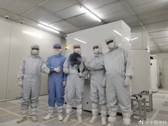 我国大尺寸半导体材料取得关键进展：首款12英寸硅外延产品成功下线