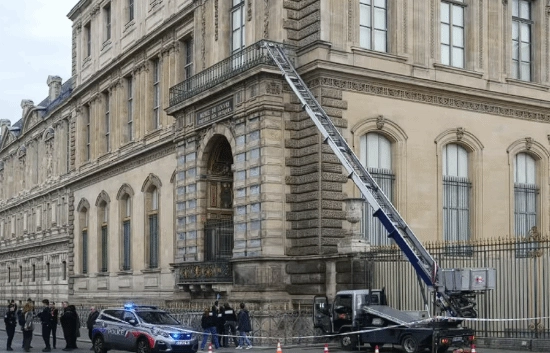 卢浮宫盗窃案所有嫌疑人已被抓获，失窃珠宝却一件未寻回！