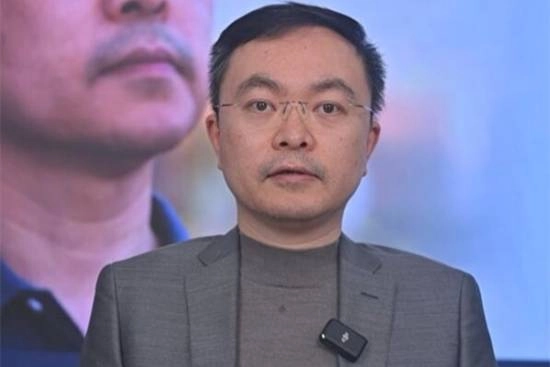 蔡磊今年首次尝试眼控打字直播，直言自己的生命或许只剩三到五年时间