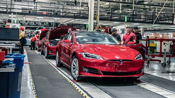 法拉第未来高管对特斯拉作出评价：员工会主动进行996工作模式