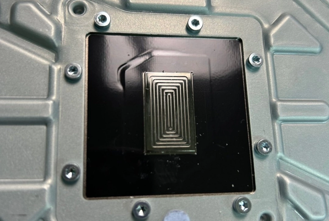 索尼悄然更新新批次PS5主机彻底解决液金泄漏问题