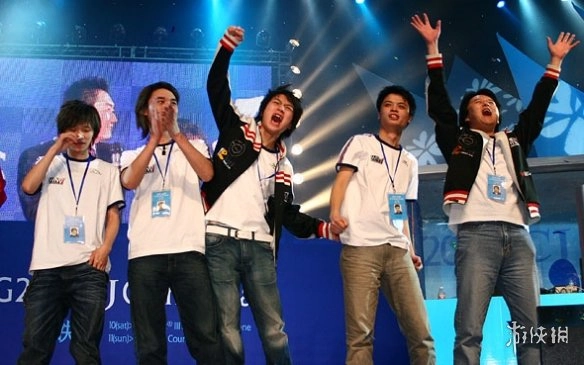 致敬CNCS二十载辉煌岁月，cs1.6经典传承尽在KK官方对战平台！