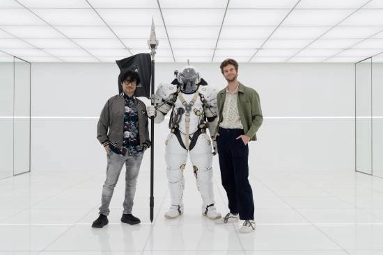 小岛工作室打卡演员再添一员！《黑袍纠察队》主演与小岛秀夫同框合影