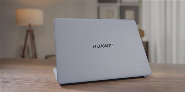 华为这款新产品，恰恰成为了微软曾在想象中勾勒出的模样