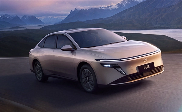 别再说合资品牌搞不定电车！起售价9.19万的东风日产N6，十天内大定订单达11763台