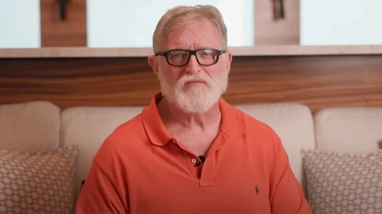 GabeNewelladmitsbeingflamedwhileplayingDOTA2:Someonecallshimanoobeveryweek