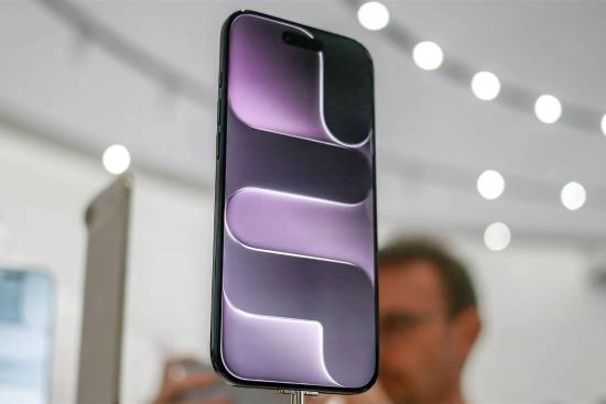 曲面屏再度回归！苹果正研发四曲屏技术，国内厂商亦纷纷跟进