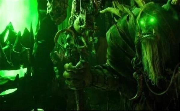 《魔兽》电影预售票房表现惊人，其成绩几乎要打破《速激7》的纪录！