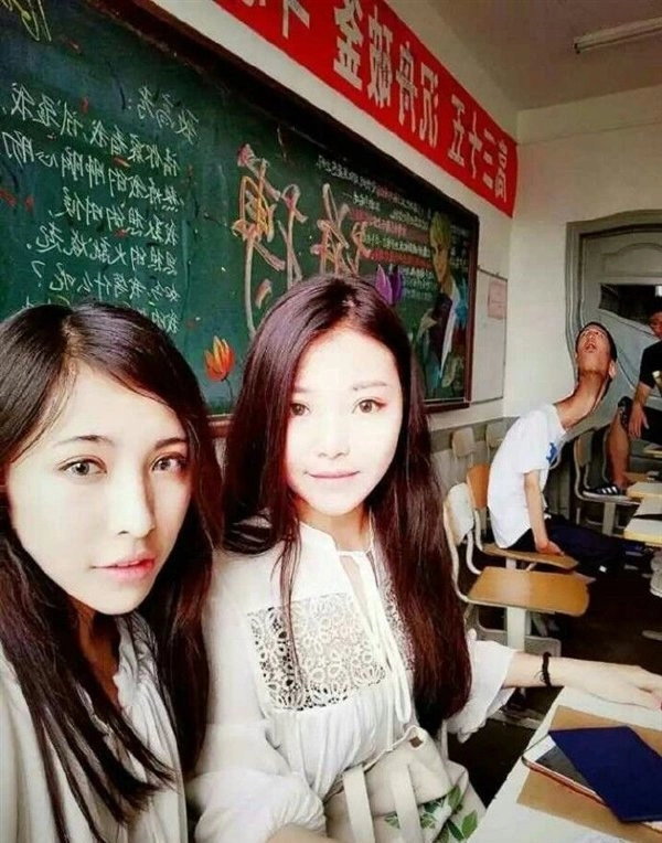 美女PS照引发网友热议男子遭恶意P图变威尼斯水怪