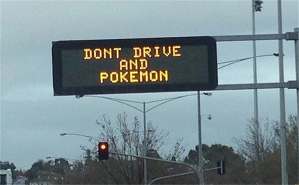 澳大利亚男子边开车边玩《精灵宝可梦GO》，捕捉精灵途中撞上学校酿成车祸