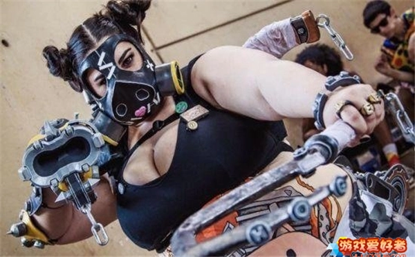 《守望先锋》女玩家扮演路霸身材惹火让网友惊叹