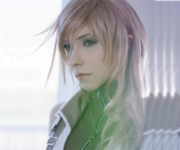 外国小姐姐神级COS《最终幻想》雷霆姐兼具美丽与冷酷气质