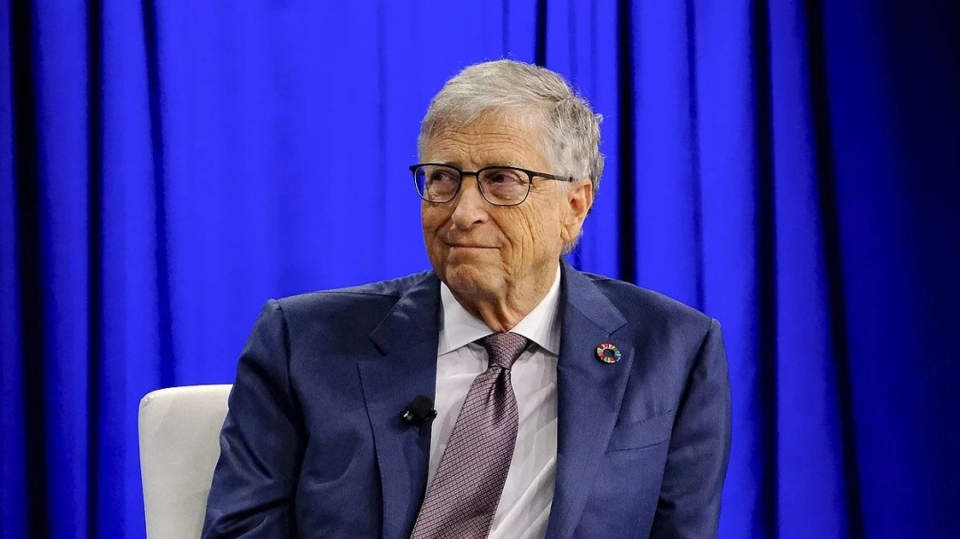 比尔盖茨呼吁对人工智能实施监管，以防市场出现泡沫及人类遭遇风险