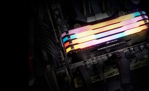 DRAM价格暴涨，锁量不锁价成行业主流，厂商签约周期直接拉到近2030年！