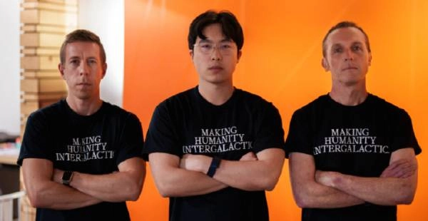 22岁华裔在月球开酒店：或许某天，你醒来时就身处月球之上