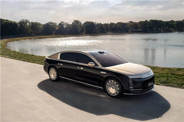 尊界S800废案专利遭曝光，与现款机型对比，你更倾向哪一款