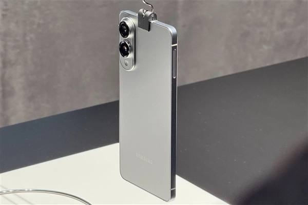 苹果与三星的超薄旗舰机型集体大降价：三星S25Edge狂降2500元