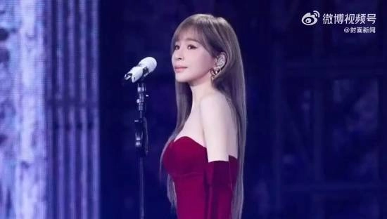 演唱会突遇状况！王心凌坦言因过度紧张导致舞台上抽筋