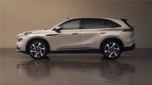 通用汽车坐不住了！加拿大降低中国电动车关税，它率先站出来反对