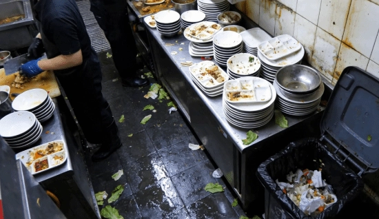 高分外卖店实为黑作坊！人民日报呼吁：让“幽灵外卖”无所遁形