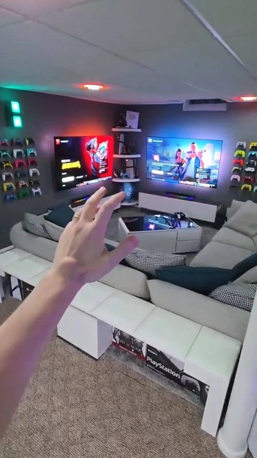 男人打造专属游戏房遭吐槽“太幼稚”？评论区瞬间炸锅：这是顶级财力的象征