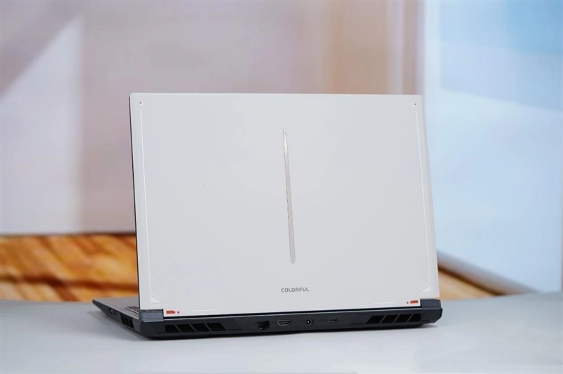 QLC已不再是昔日模样！七彩虹隐星P16Pro笔记本评测：最强消费级QLCSSD搭配高性价比游戏本！