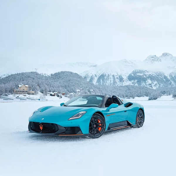 全球仅此一款！玛莎拉蒂推出MCPuraCielo“冰与火”限定版超跑