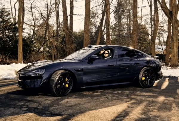 美国著名作家对小米SU7Max情有独钟：声称今后不再购置美国产汽车了