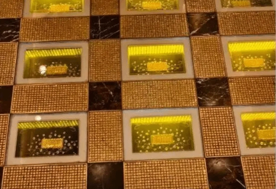 英皇娱乐酒店出售了原本放置在大堂的79公斤黄金，收益接近成本的10倍！