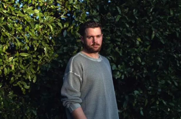 高科技邪教的进化温床？AI专属社区Moltbook爆火，人类只能沦为旁观者