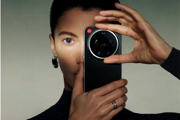 小米17 Ultra徕卡版黑银色预售启动：徕卡设计师亲自设计 7999元起