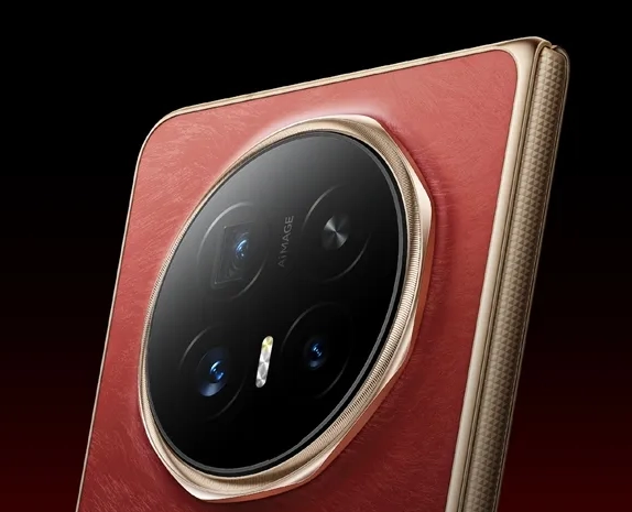 折叠屏机型荣耀Magic V6拥有该品类中最强的潜望配置，同时具备CIPA6.5防抖能力