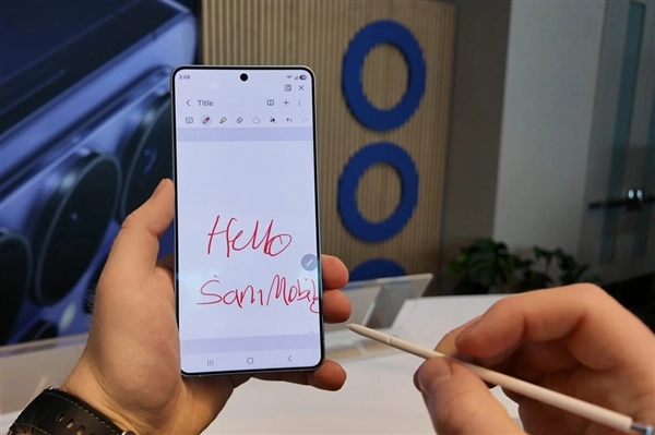 号称万元机皇的三星Galaxy S26 Ultra体验越来越差！用户反馈使用时头晕恶心：直接让人不想再用