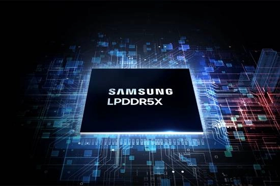 仿佛回到2017年！水滴屏手机重出江湖：经典的美人尖设计再度现身