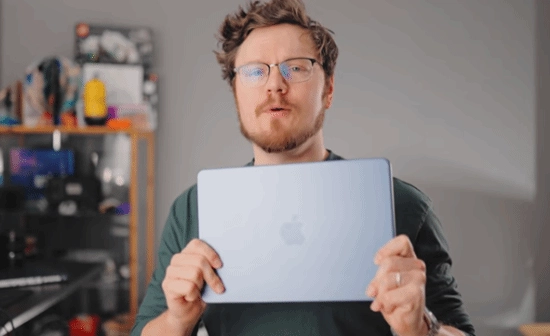 真&middot;降维打击！苹果8GB内存笔记本同时开60个应用  Win笔记本直接歇菜