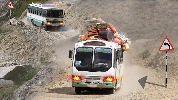 模拟大巴停车图1