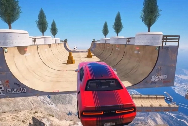 巨型坡道赛车图1